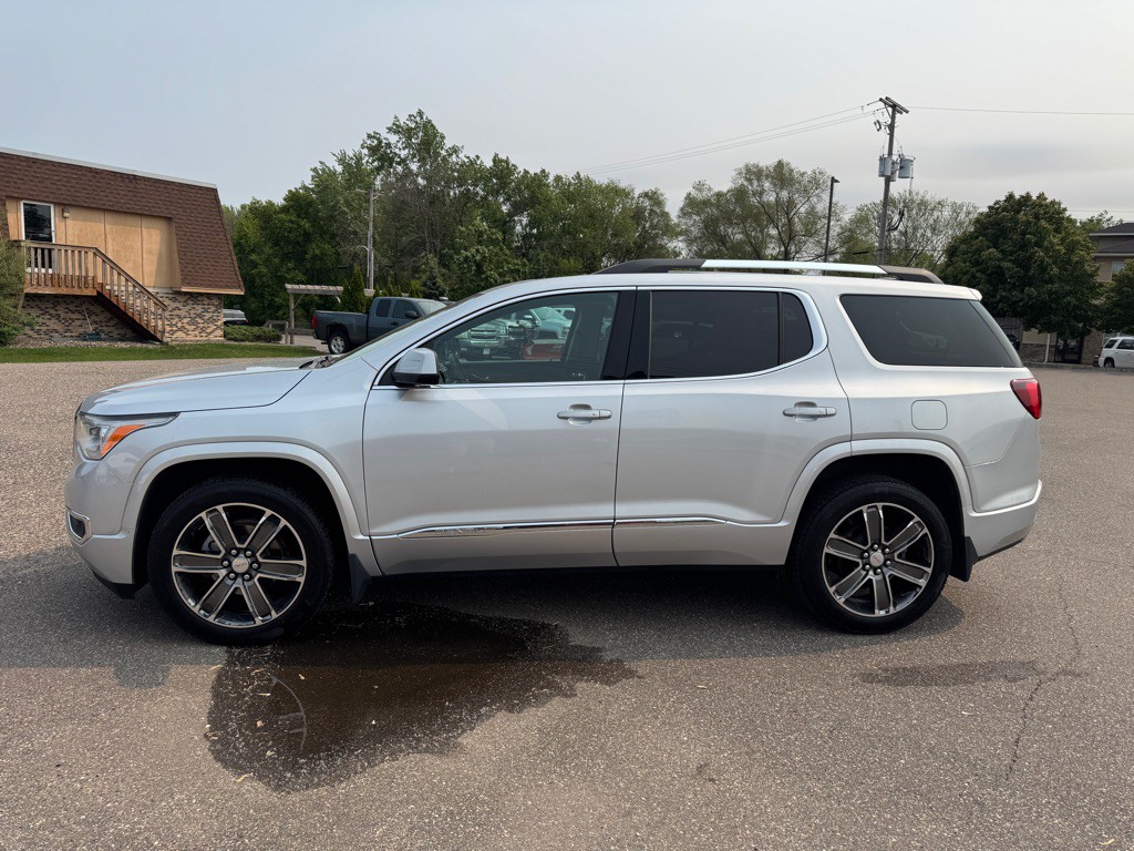 2017 GMC Acadia Image 12
