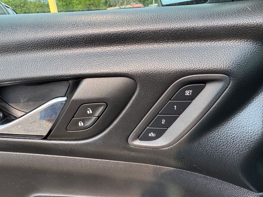 2017 GMC Acadia Image 25