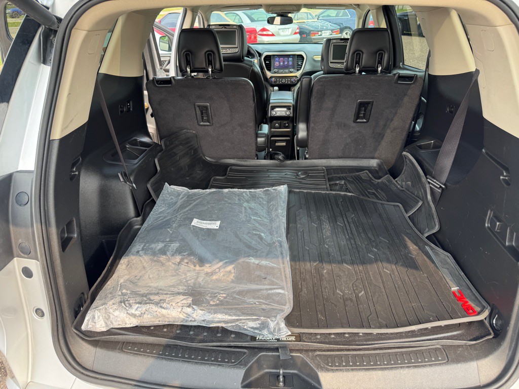 2017 GMC Acadia Image 32