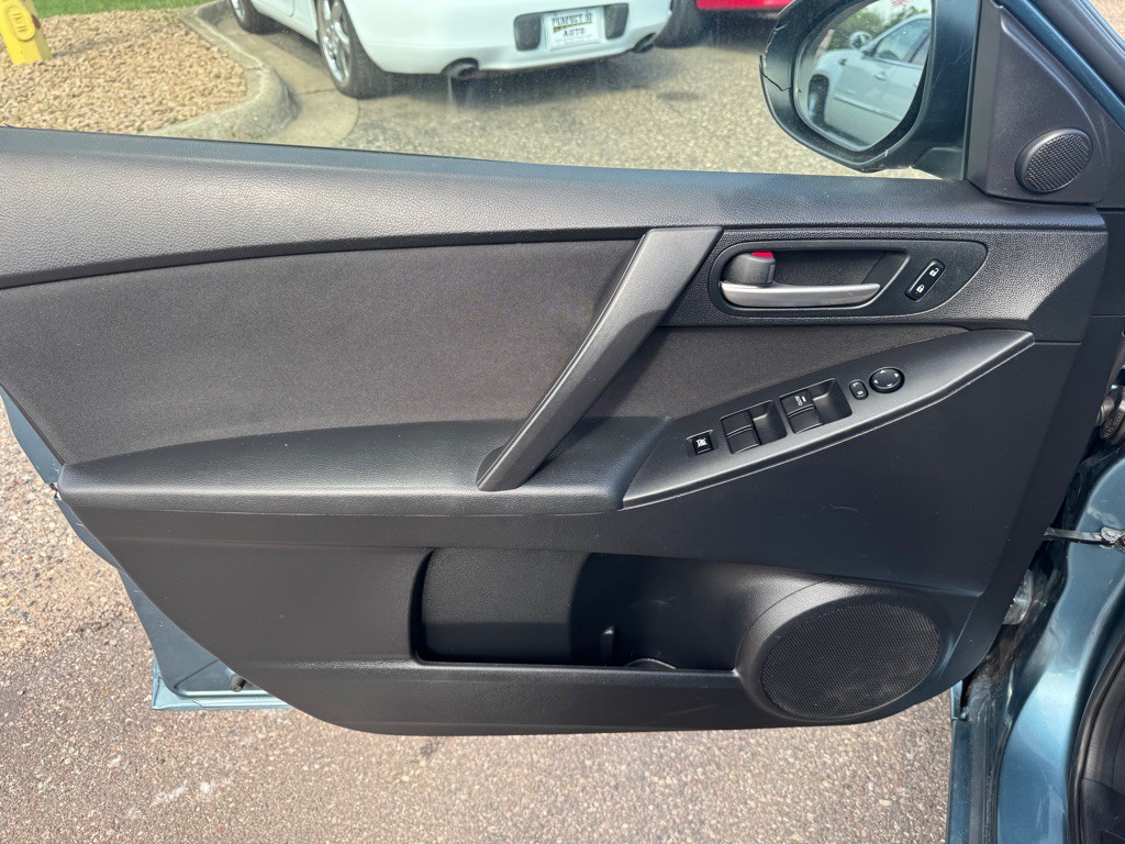 2010 Mazda Mazda3 Image 17