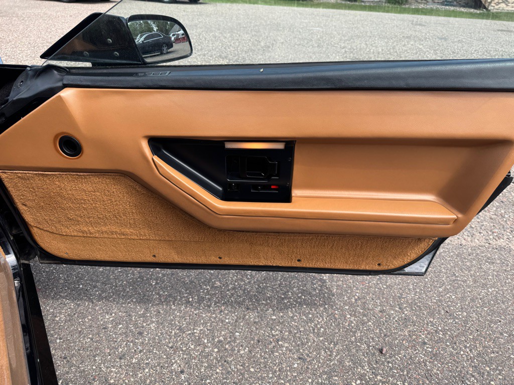 1988 Chevrolet Corvette Image 28