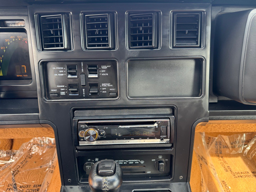 1988 Chevrolet Corvette Image 31