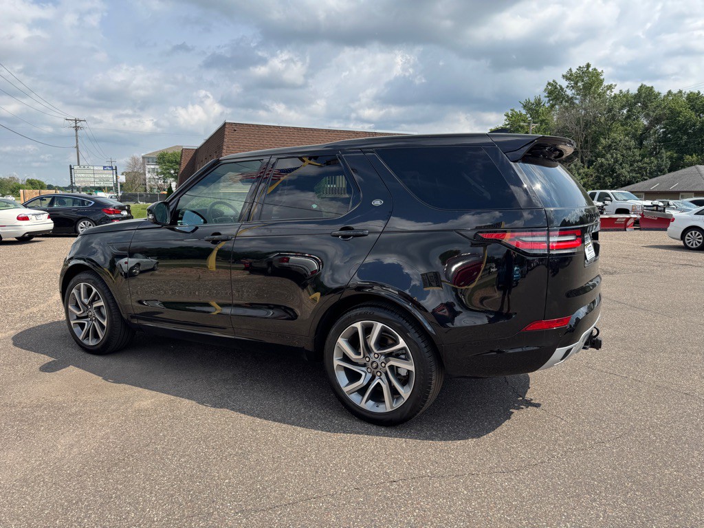 2020 Land Rover Discovery Image 10