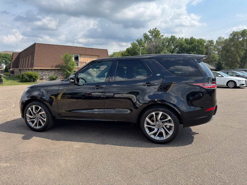 2020 Land Rover Discovery Image 11