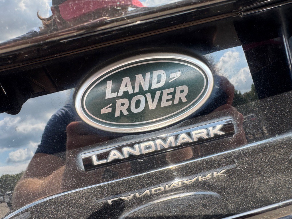 2020 Land Rover Discovery Image 17