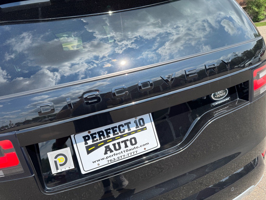 2020 Land Rover Discovery Image 18