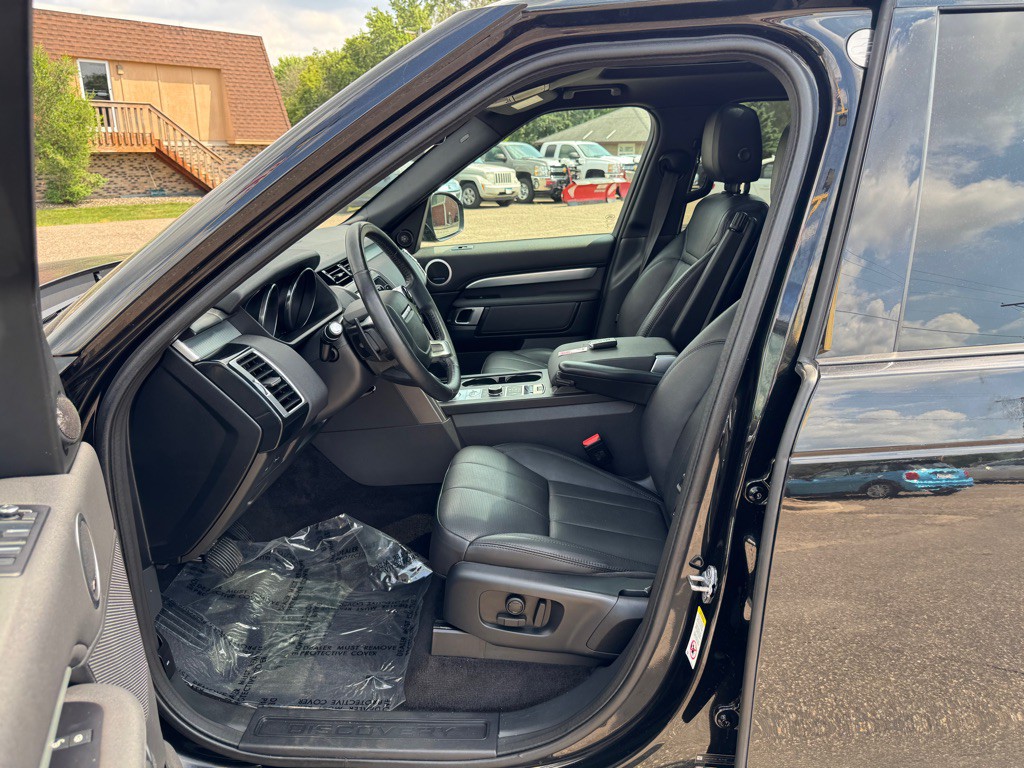 2020 Land Rover Discovery Image 19