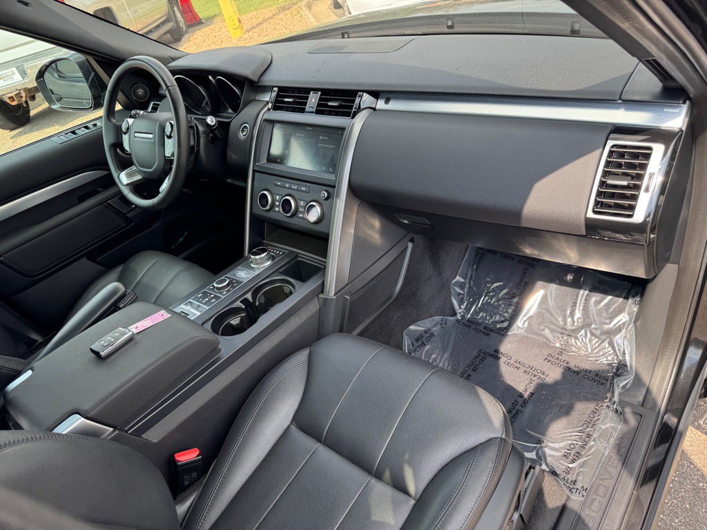 2020 Land Rover Discovery Image 36
