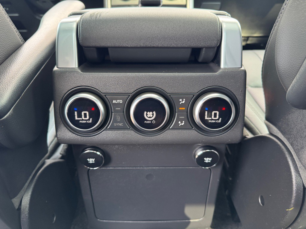 2020 Land Rover Discovery Image 38