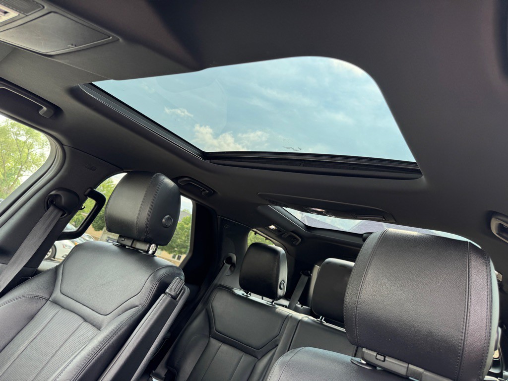 2020 Land Rover Discovery Image 41