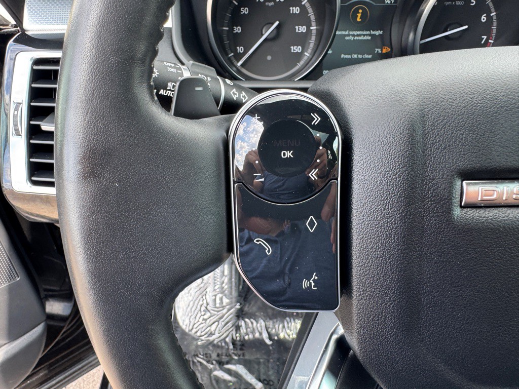 2020 Land Rover Discovery Image 57