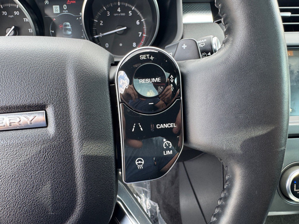 2020 Land Rover Discovery Image 59