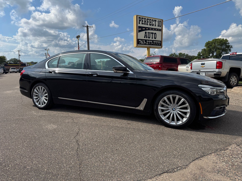 2017 BMW 7 Series Image 3