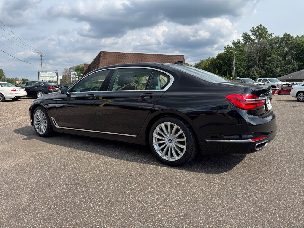 2017 BMW 7 Series Image 10