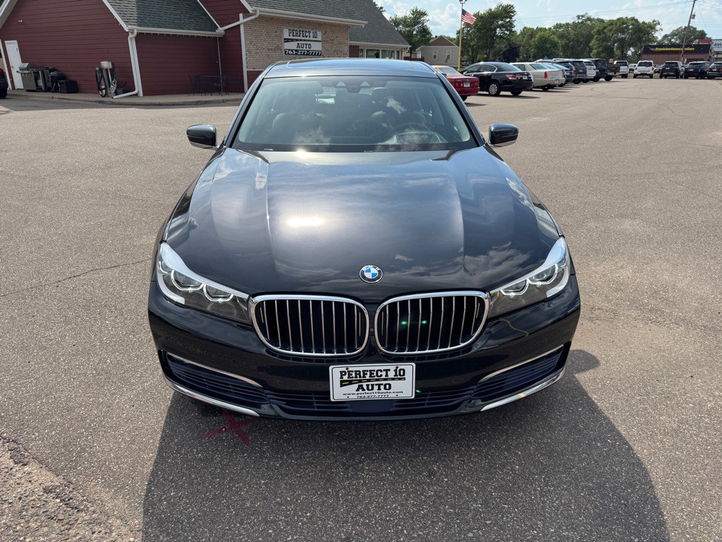 2017 BMW 7 Series Image 16