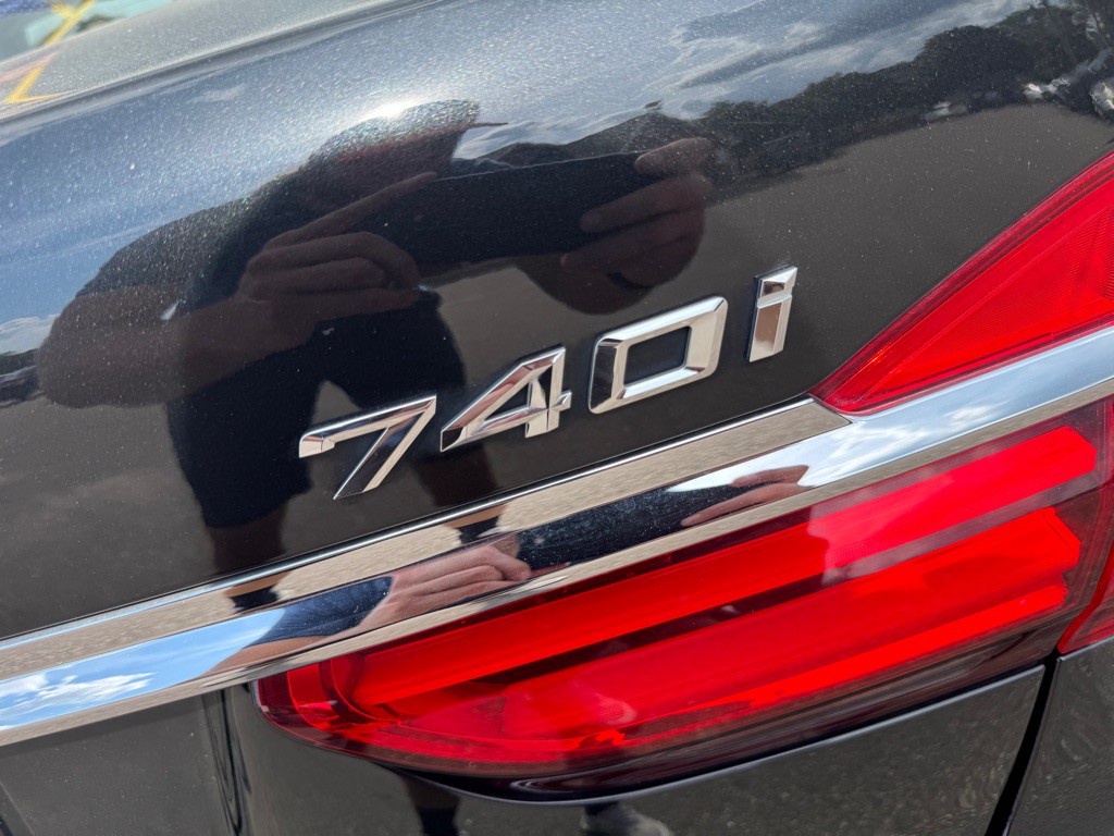 2017 BMW 7 Series Image 18