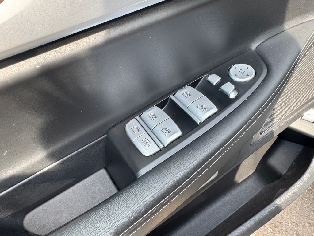2017 BMW 7 Series Image 24