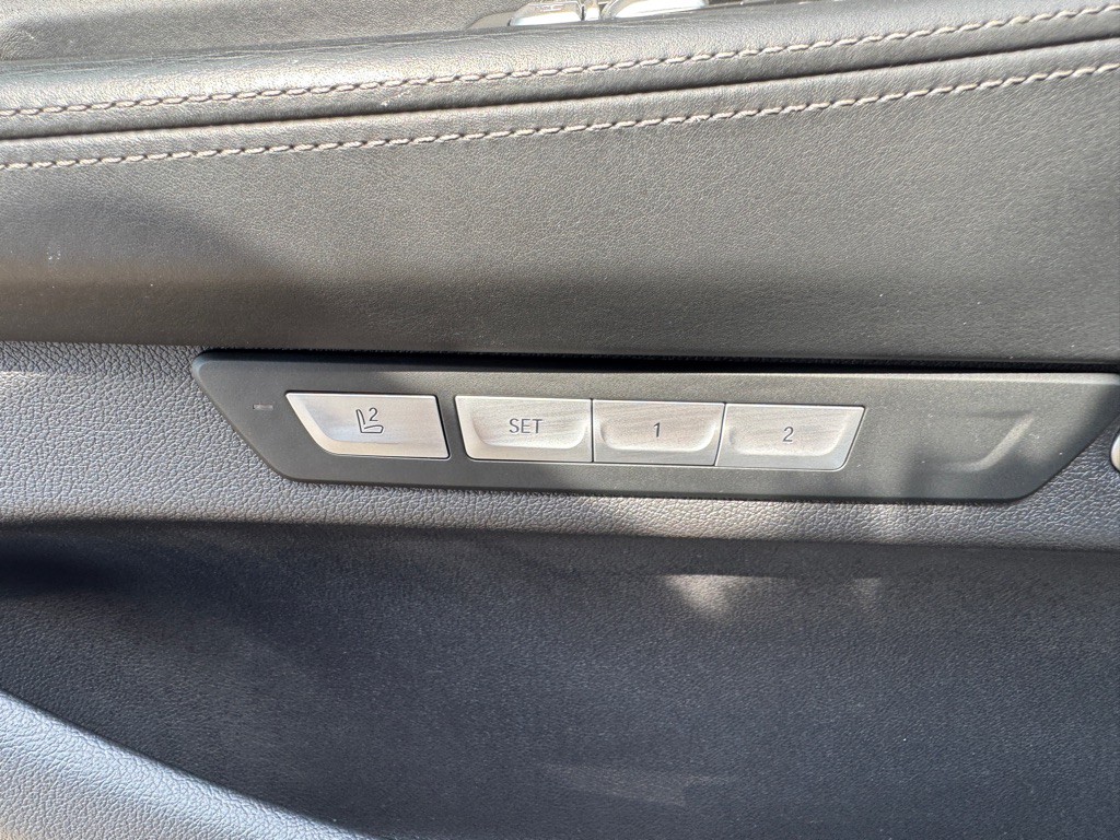 2017 BMW 7 Series Image 25