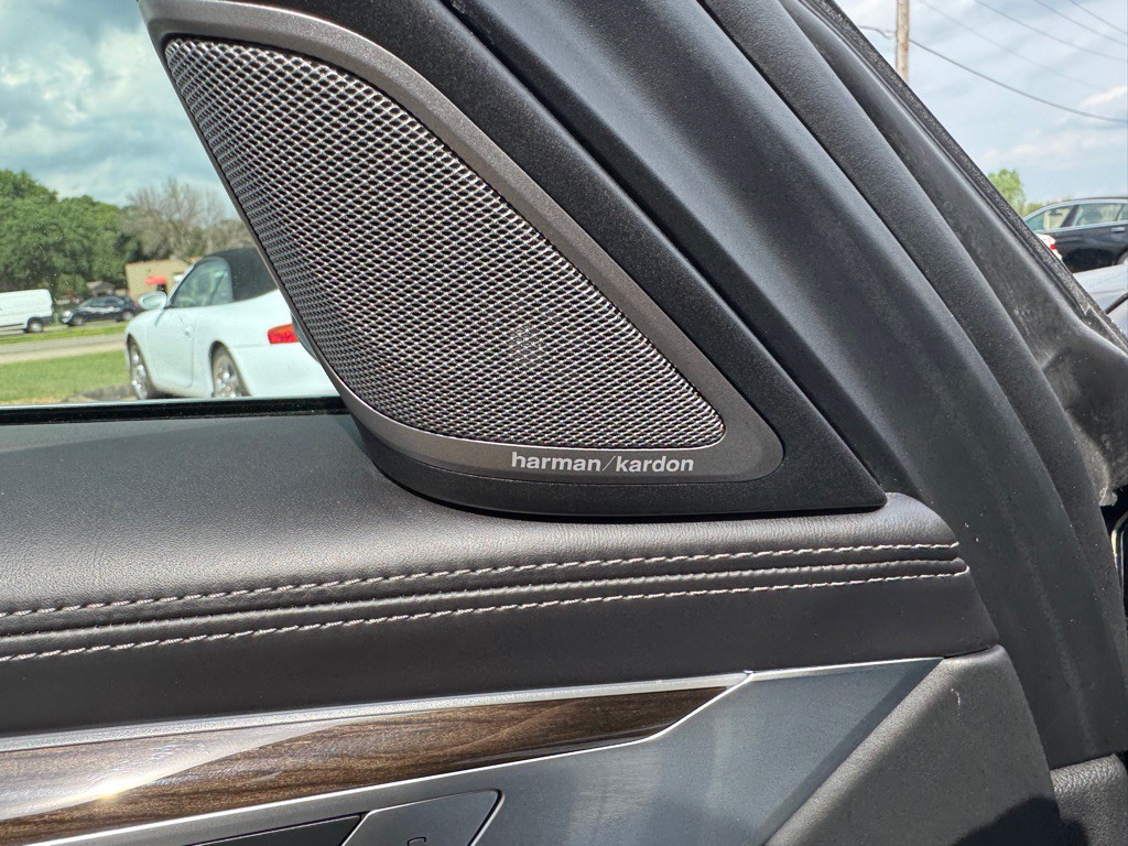 2017 BMW 7 Series Image 26