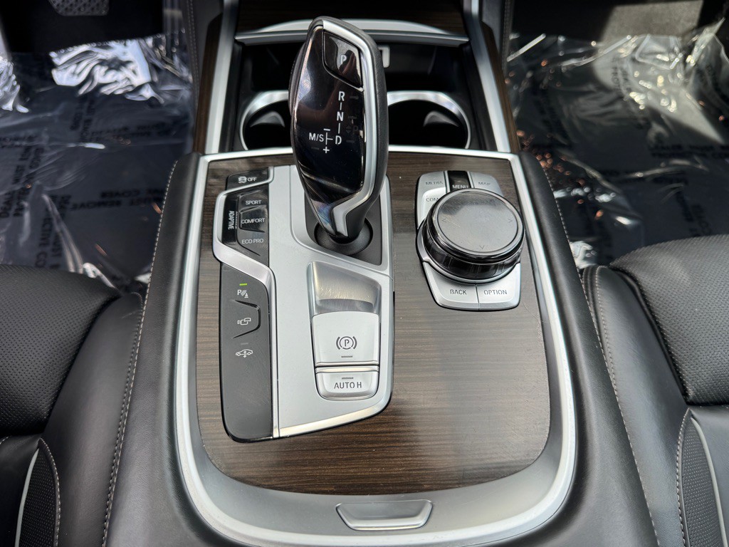 2017 BMW 7 Series Image 43