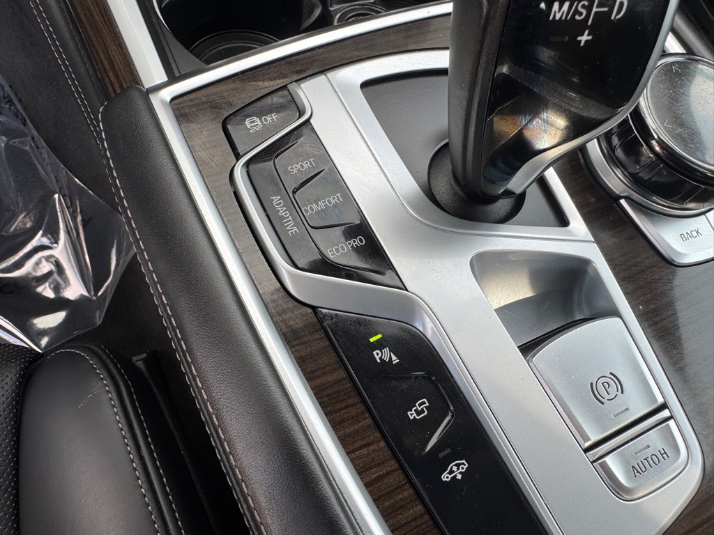 2017 BMW 7 Series Image 44