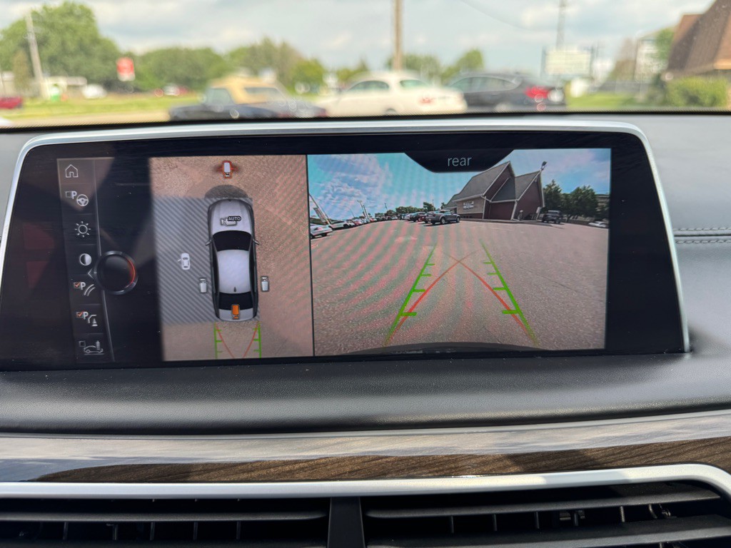 2017 BMW 7 Series Image 53