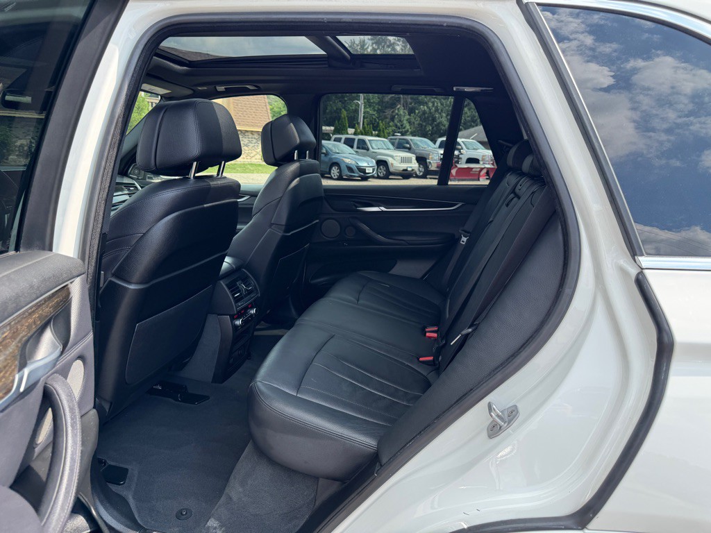 2017 BMW X5 Image 27