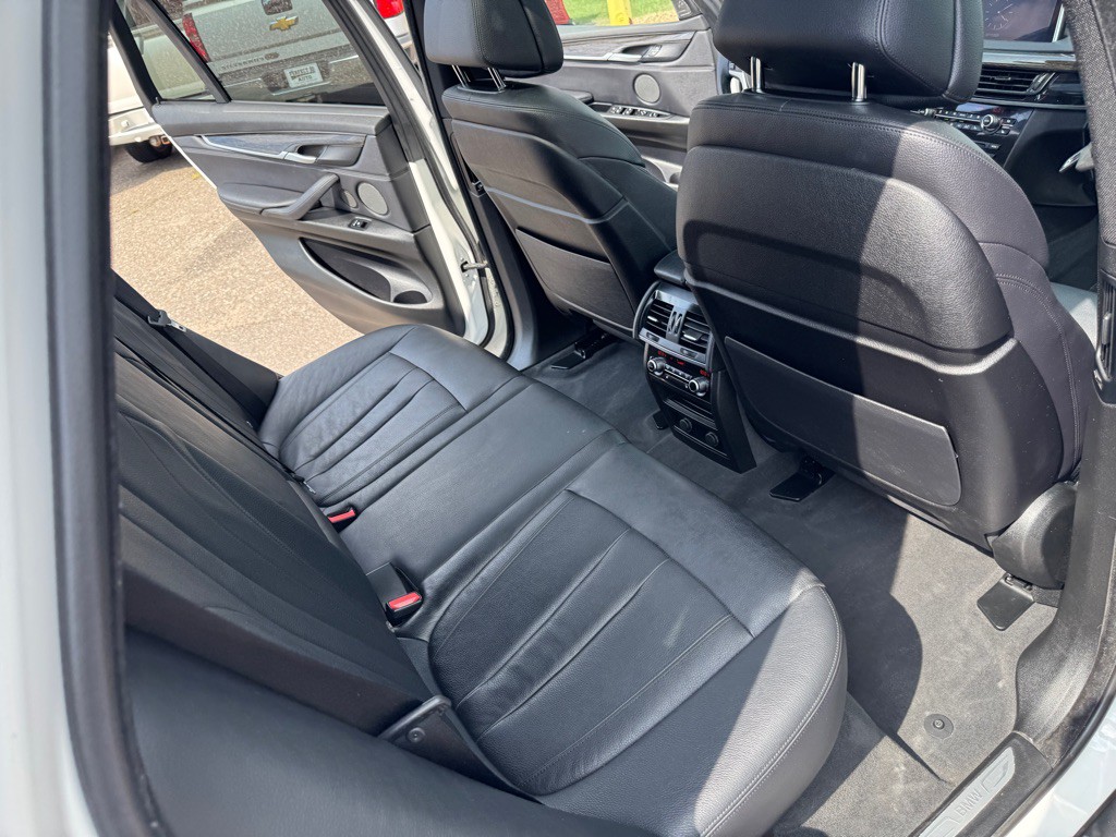 2017 BMW X5 Image 34