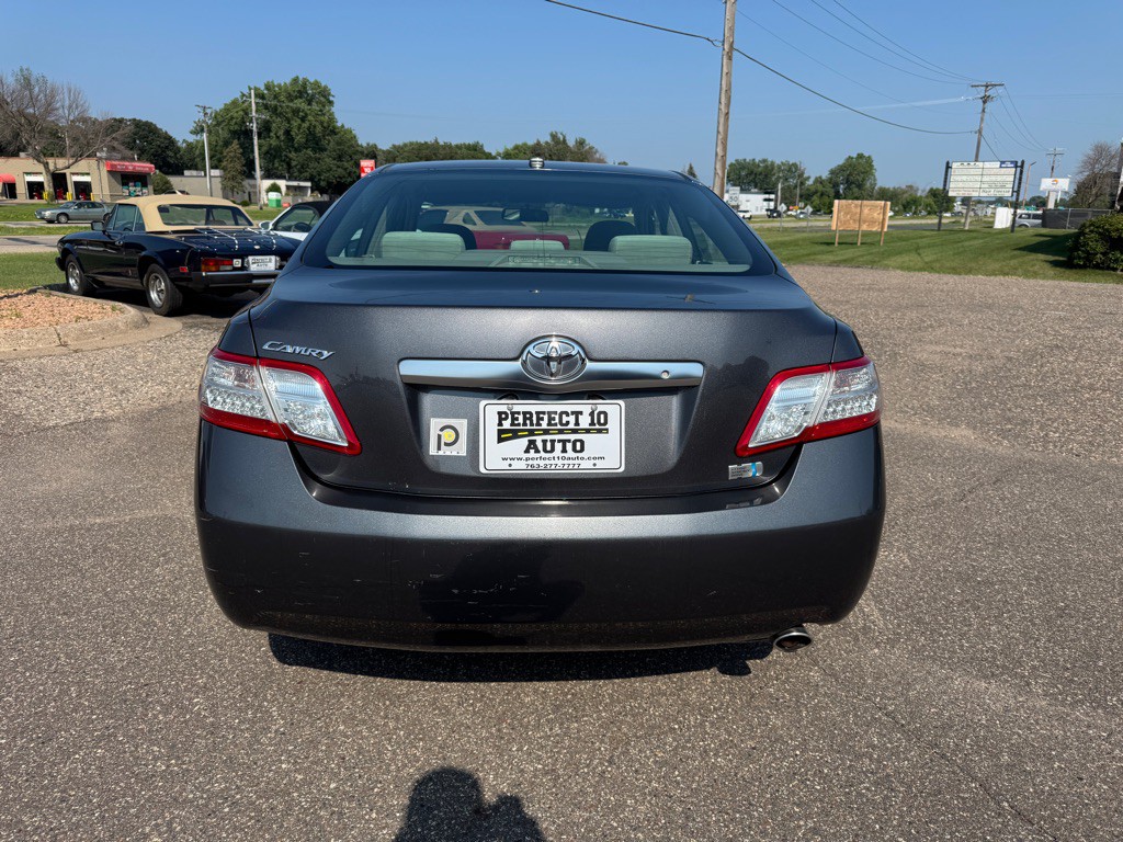 2011 Toyota Camry Image 8