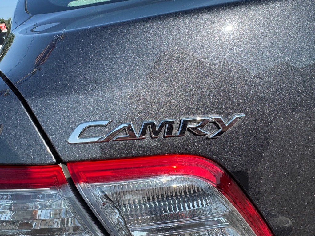 2011 Toyota Camry Image 18