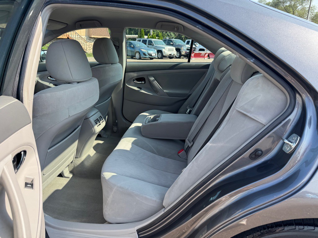 2011 Toyota Camry Image 24