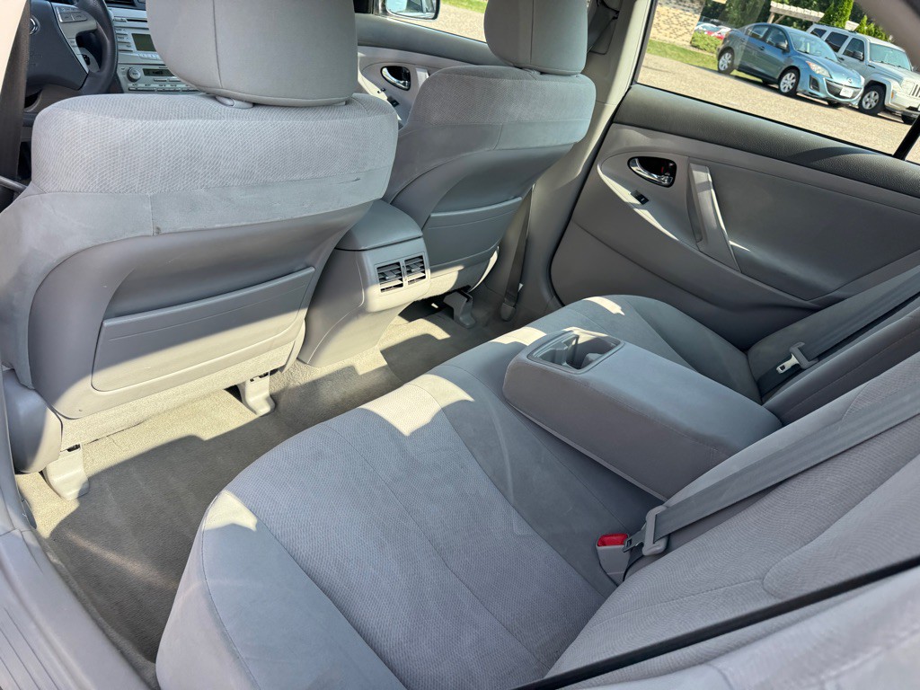 2011 Toyota Camry Image 25