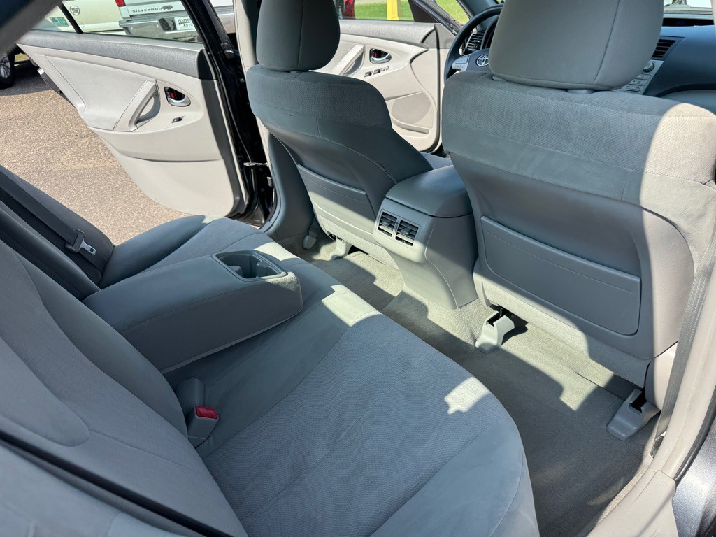 2011 Toyota Camry Image 28