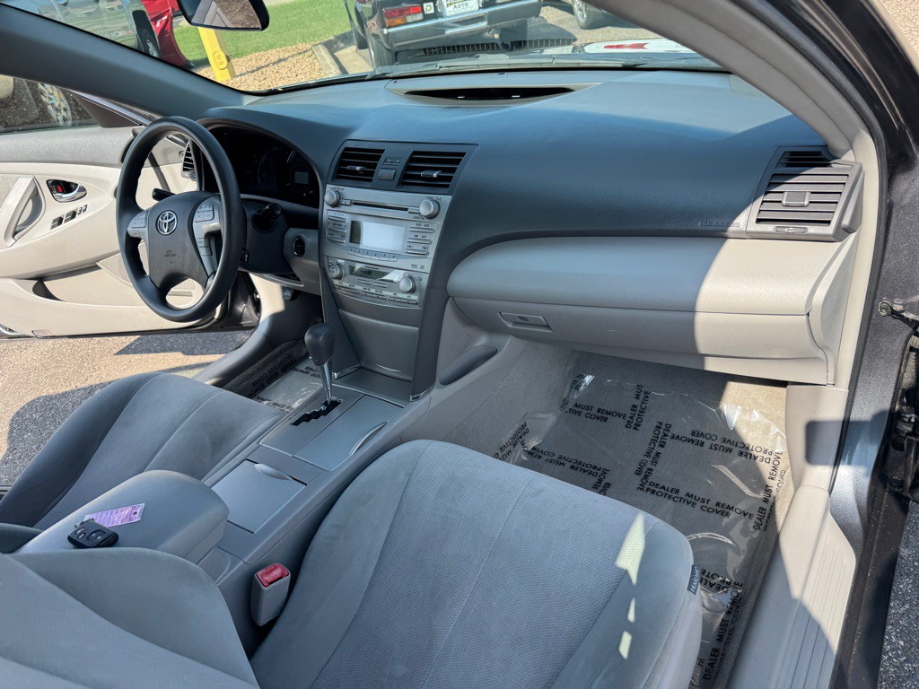 2011 Toyota Camry Image 32