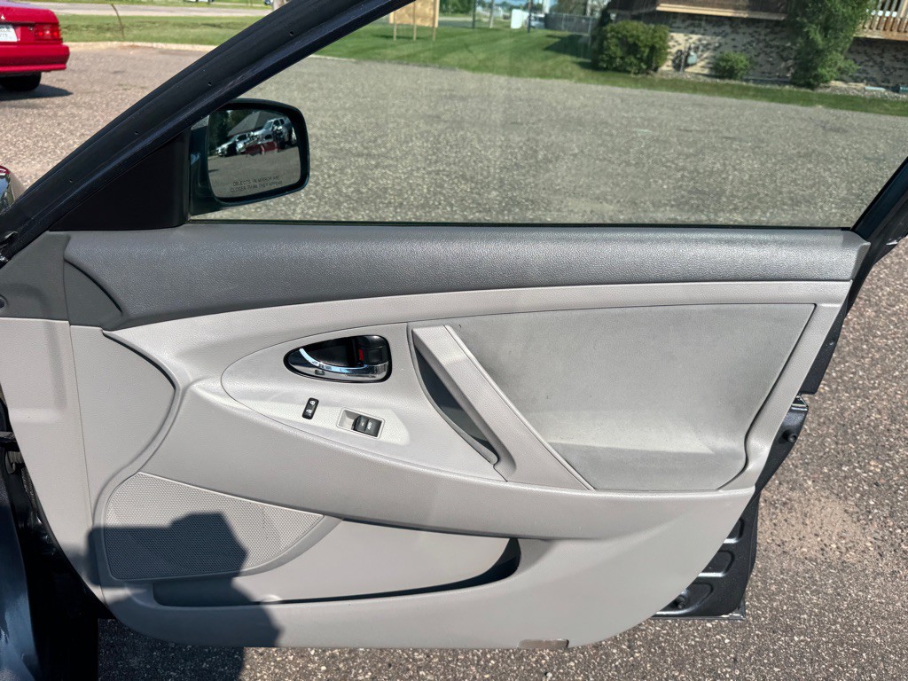 2011 Toyota Camry Image 33