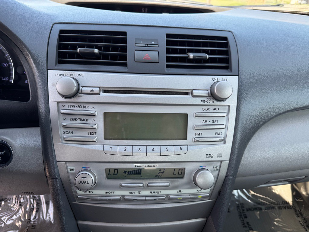 2011 Toyota Camry Image 39