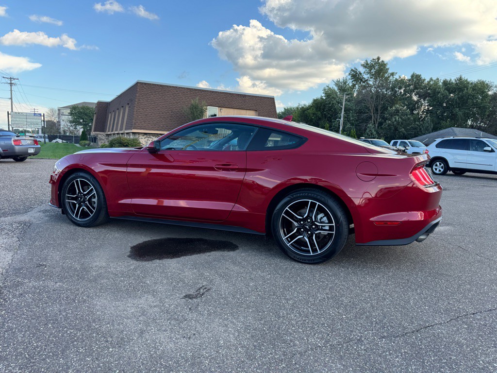 2022 Ford Mustang Image 8
