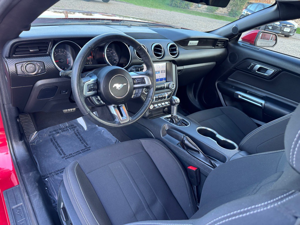 2022 Ford Mustang Image 16