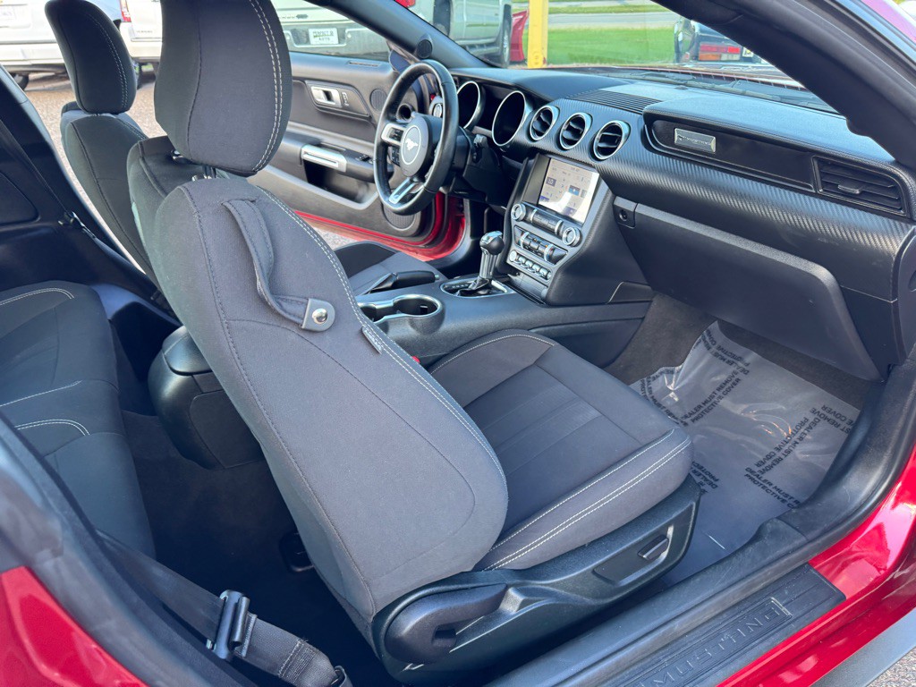 2022 Ford Mustang Image 20