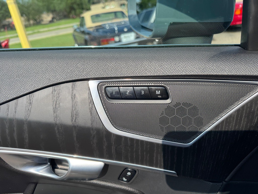 2020 Volvo XC90 Image 24