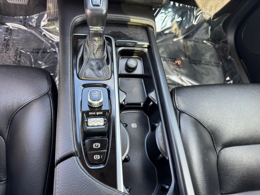 2020 Volvo XC90 Image 45