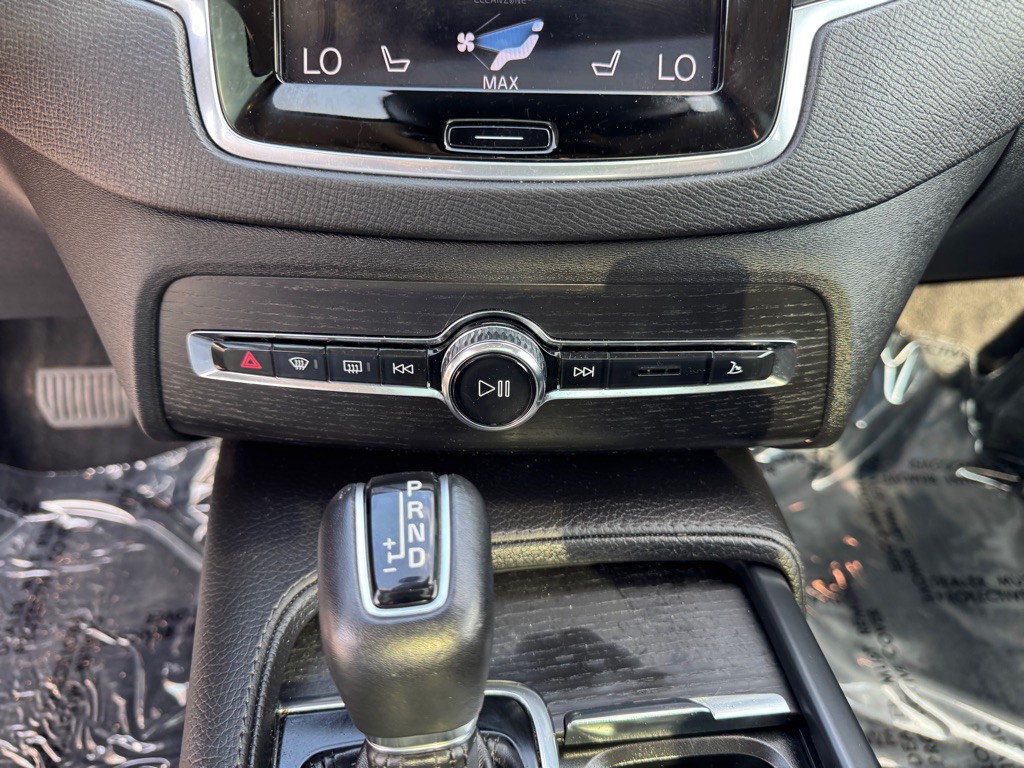 2020 Volvo XC90 Image 46