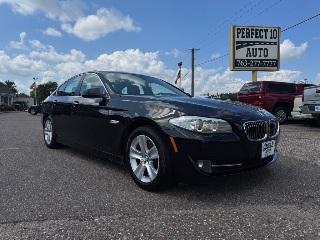 2013 BMW 5 Series Image 1