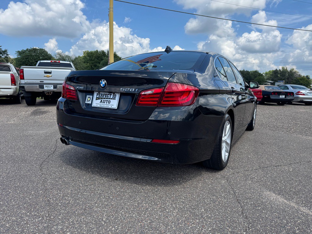 2013 BMW 5 Series Image 7