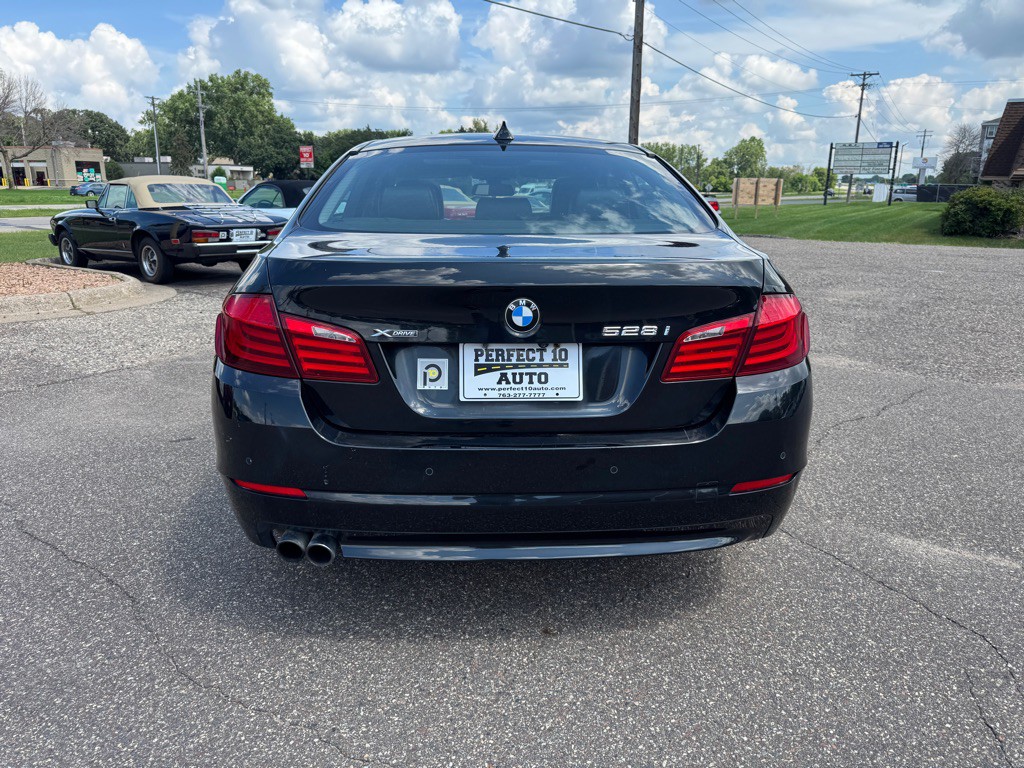 2013 BMW 5 Series Image 8