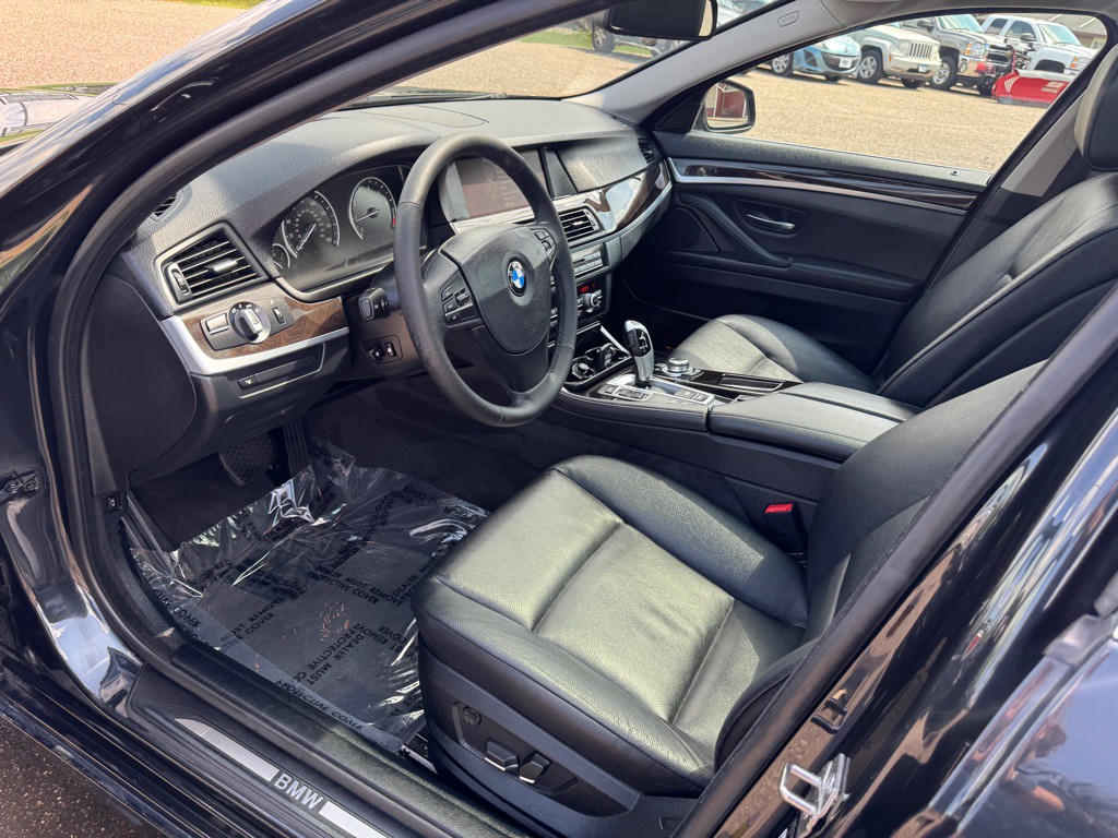 2013 BMW 5 Series Image 21