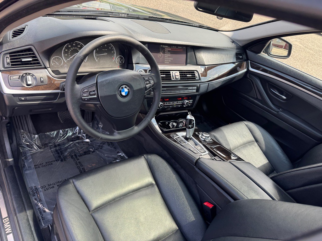2013 BMW 5 Series Image 22