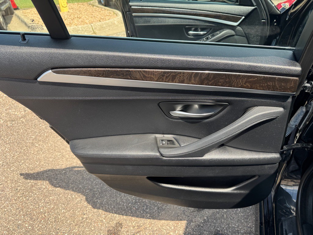 2013 BMW 5 Series Image 26