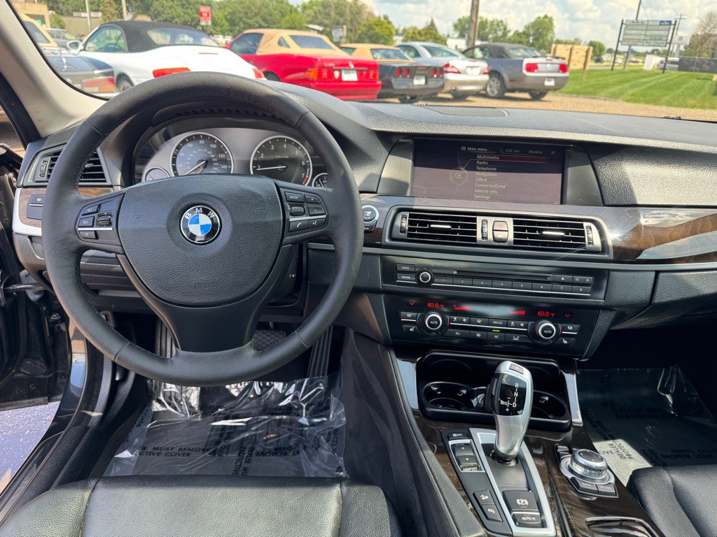 2013 BMW 5 Series Image 36