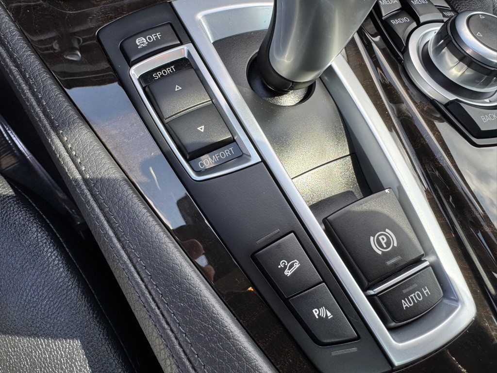 2013 BMW 5 Series Image 40